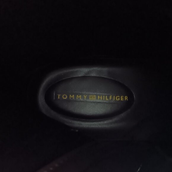 Tommy Hilfiger Women's Rayais Boot Black Knee High Riding‎ Embossed Logo Size 6M - Picture 9 of 13